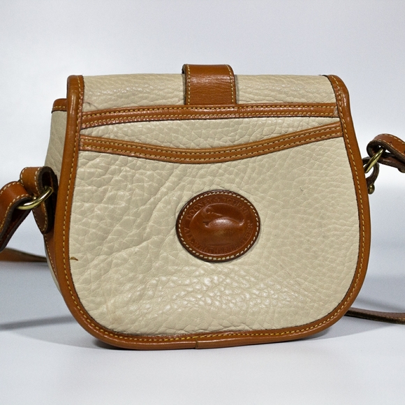 *SOLD* Dooney and Bourke Small Crossbody Bag - Picture 5 of 7